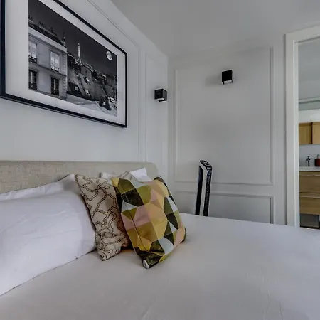 Le Moka - Duplex & Bright- Near Champs-elysees Apartment *